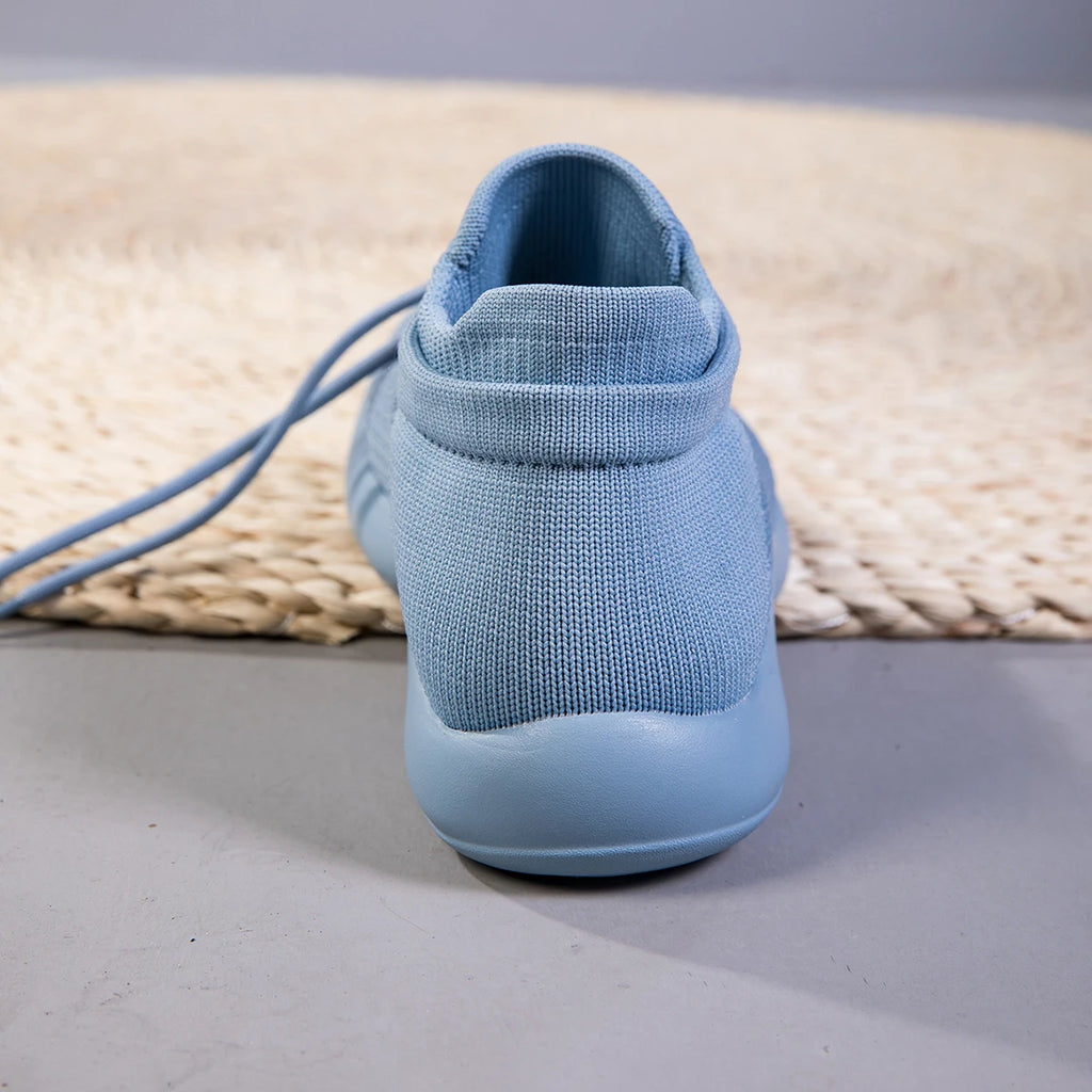 Nova Sneakers