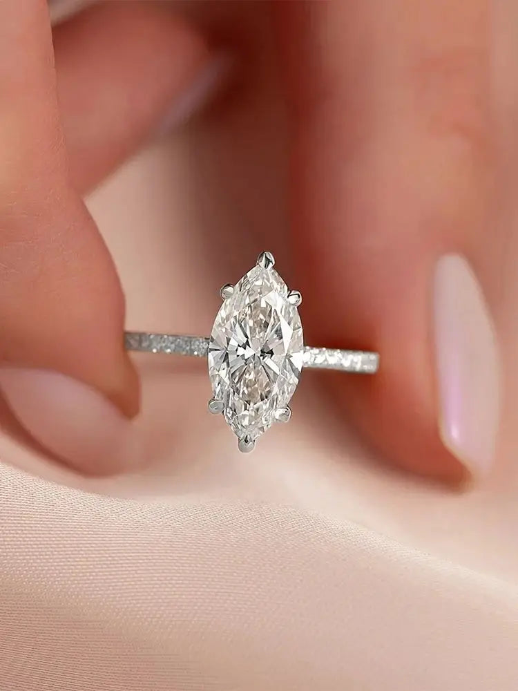 Ava Ring