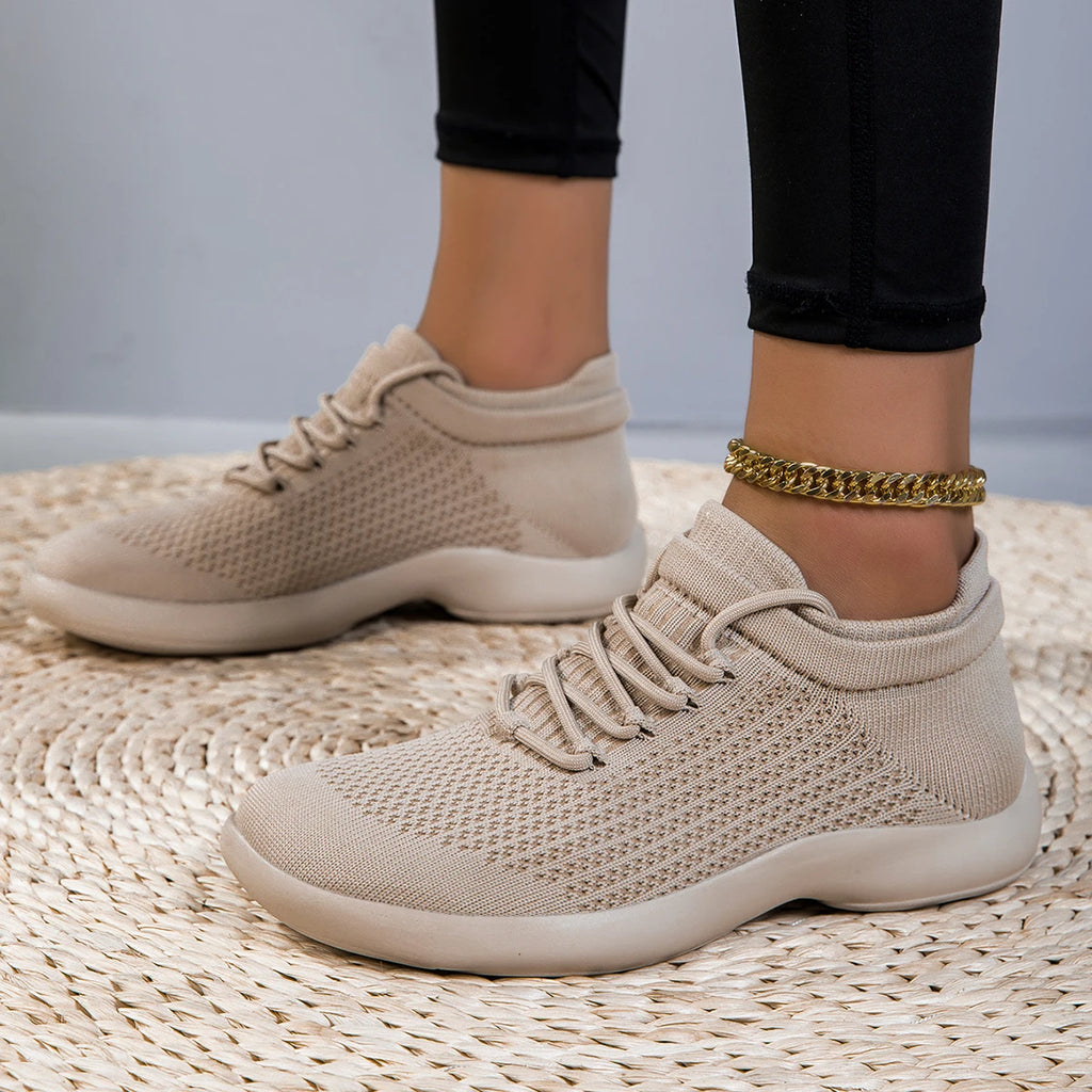 Nova Sneakers