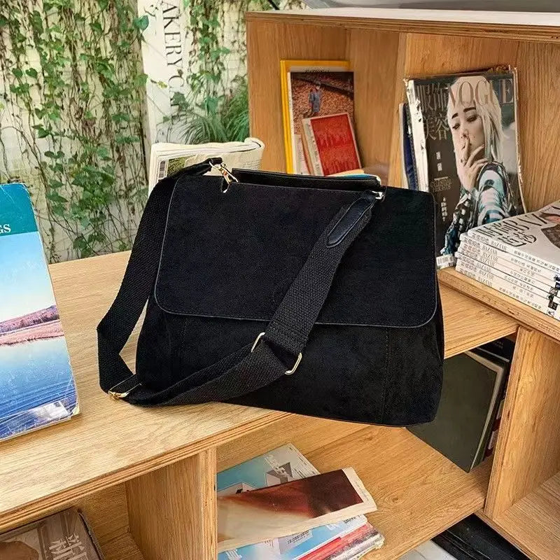Nia Tote Bags