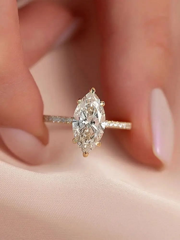 Ava Ring