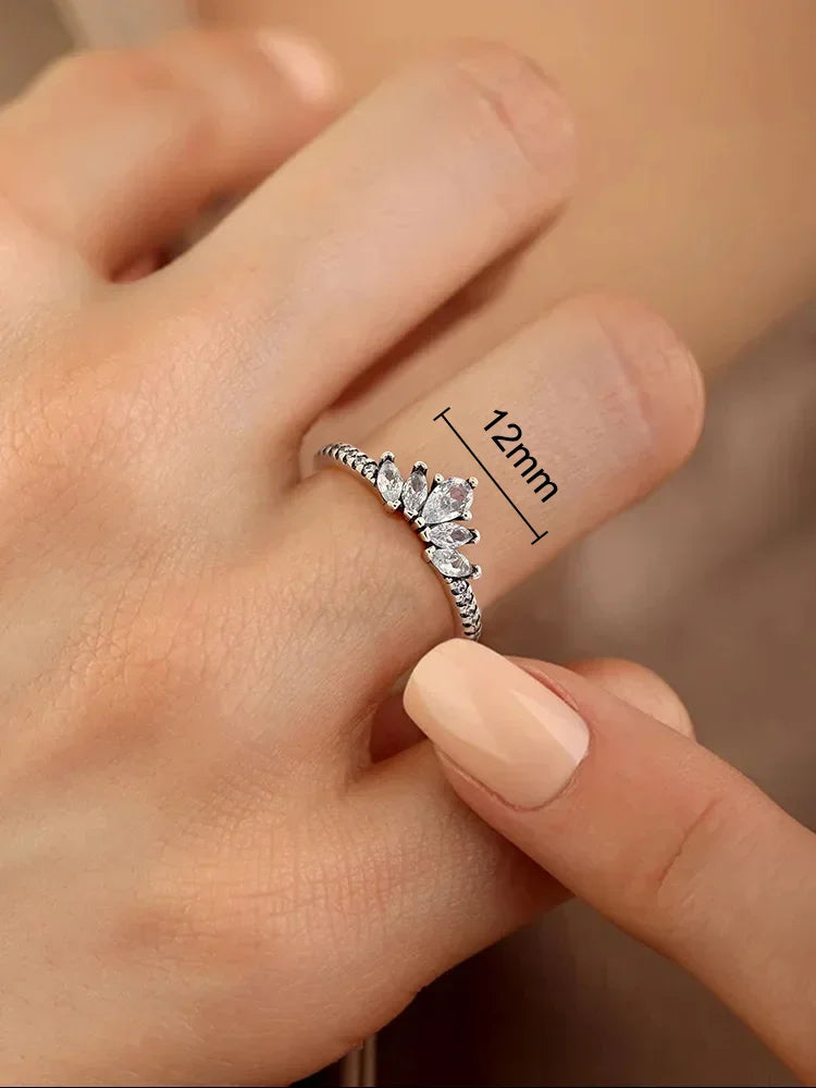 Ava Ring