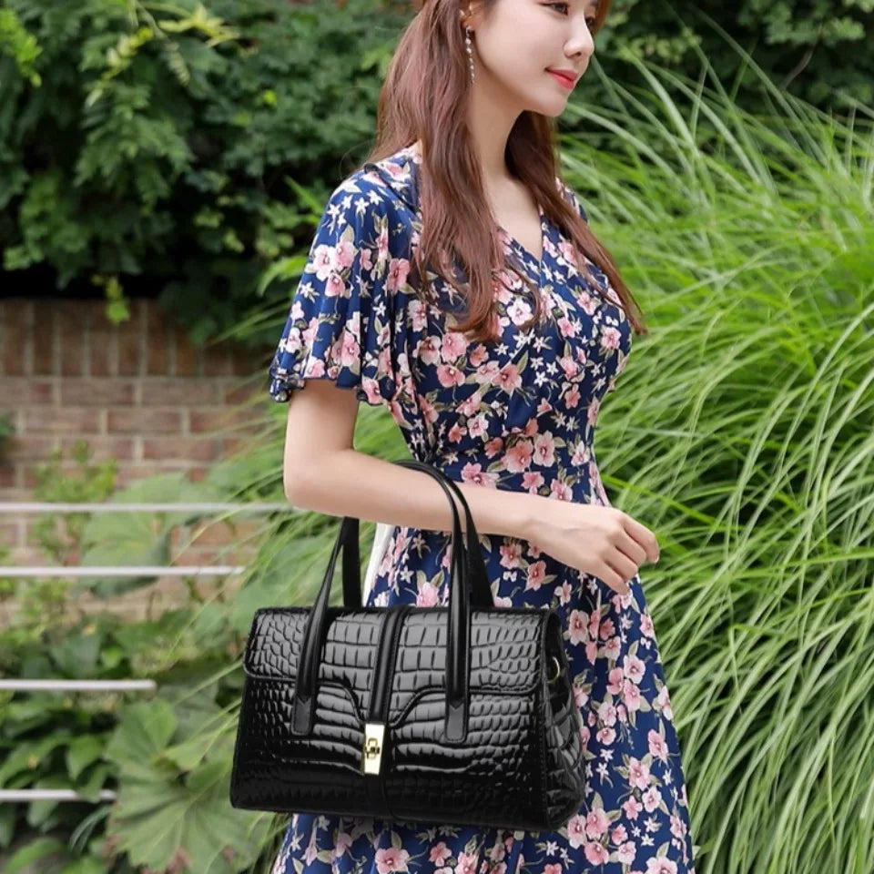Iris Tote Bags