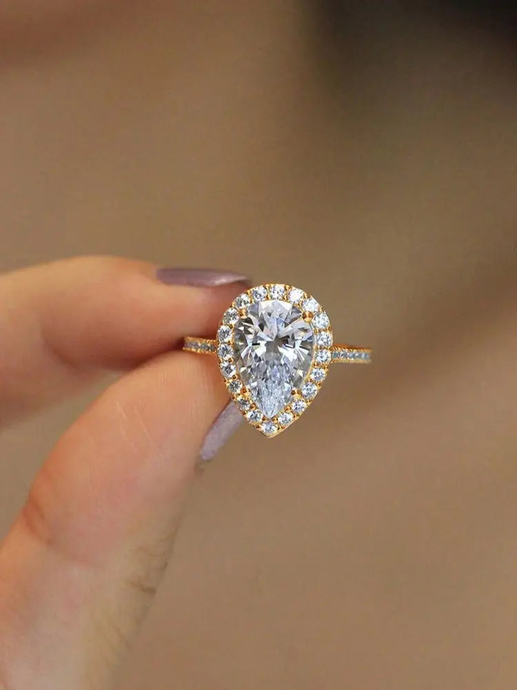 Ava Ring
