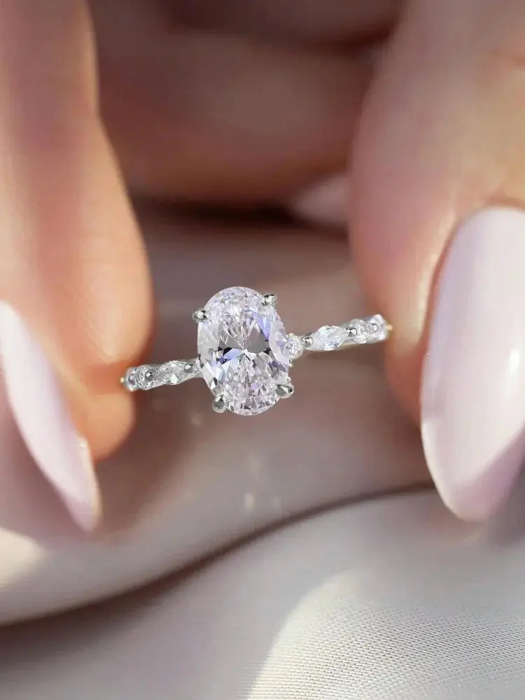 Ava Ring