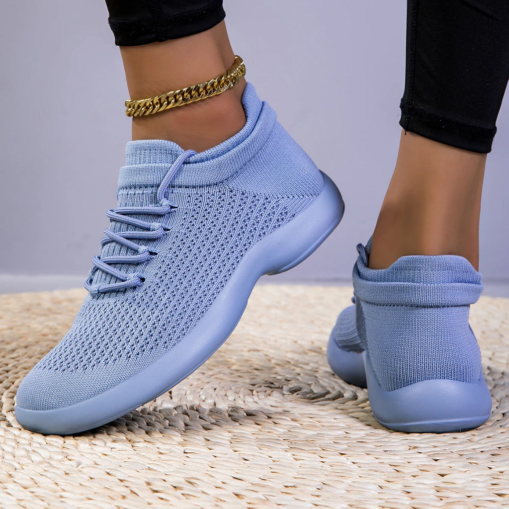 Nova Sneakers