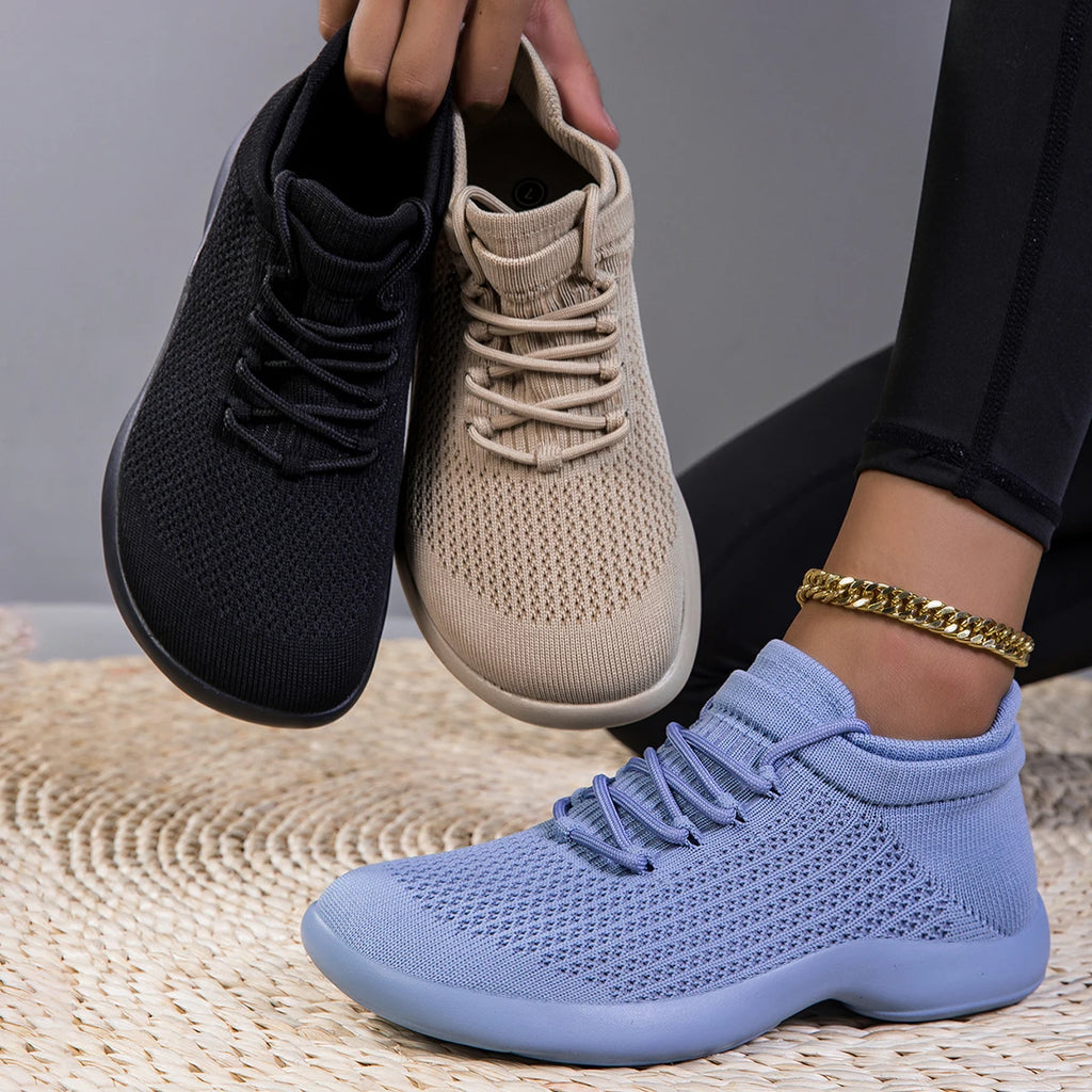 Nova Sneakers